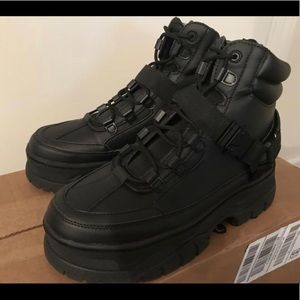 COPY - Black Platforms